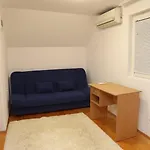 بيت للعطل Vikendica Sara *