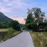 بيت للعطل Vikendica Sara