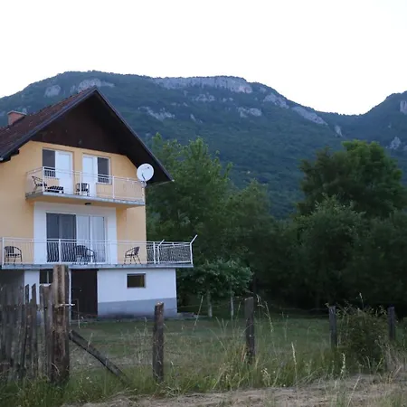 펜션 Vikendica Sara *