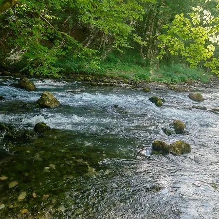 Vikendica Sara 펜션 Sipovo