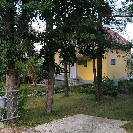 Dom wakacyjny Vikendica Sara Sipovo