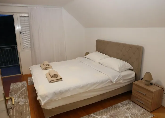 Vikendica Sara Nyaraló *