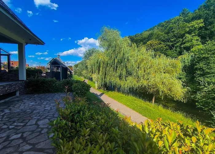 Vikendica Sara Nyaraló *