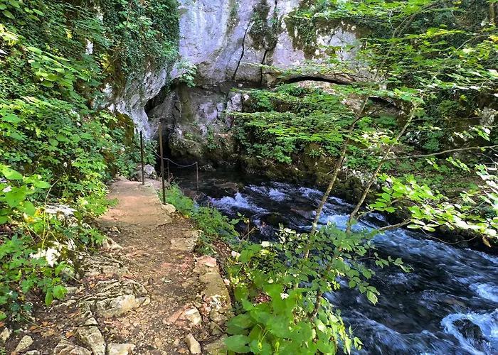 Nyaraló Vikendica Sara *